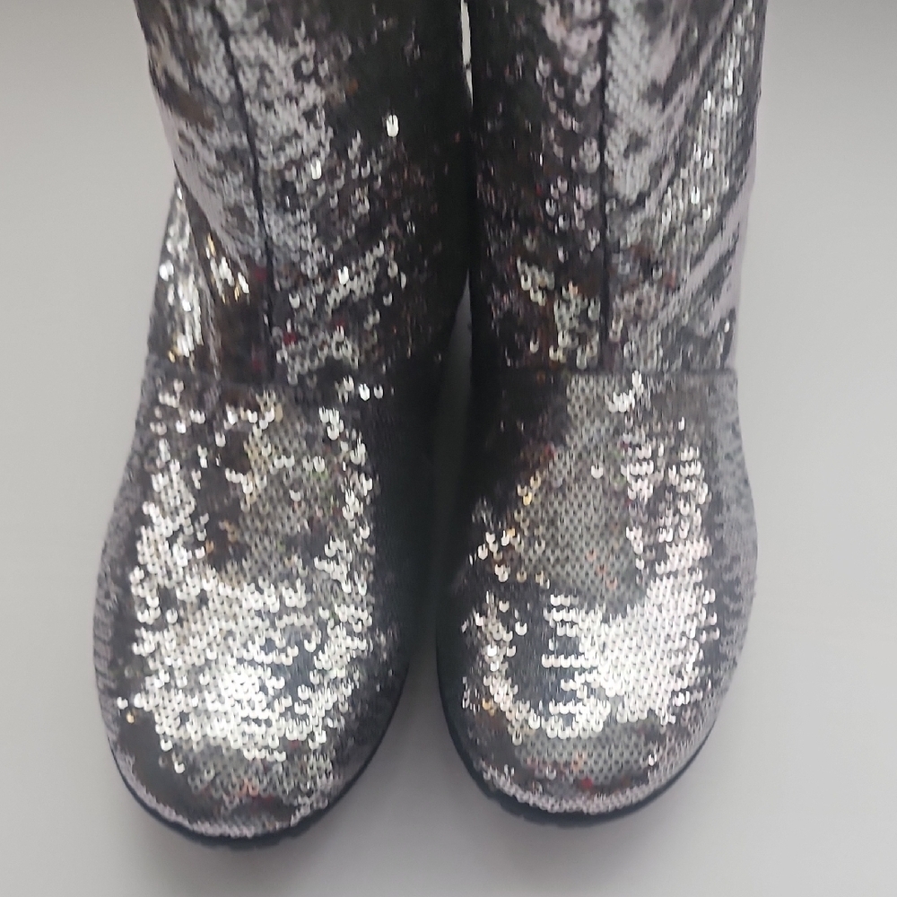 Joan Boyce Glittering Silver Winter Boots - Picture 5 of 11